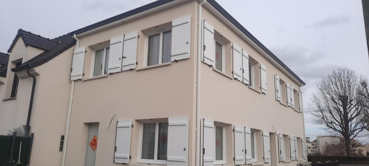 Studio Parking Gratuit Sur Place Claye Souilly Eksteriør bilde