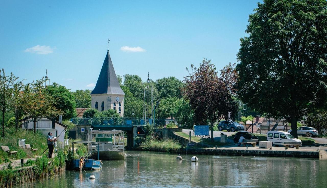 Studio Parking Gratuit Sur Place Claye Souilly Eksteriør bilde